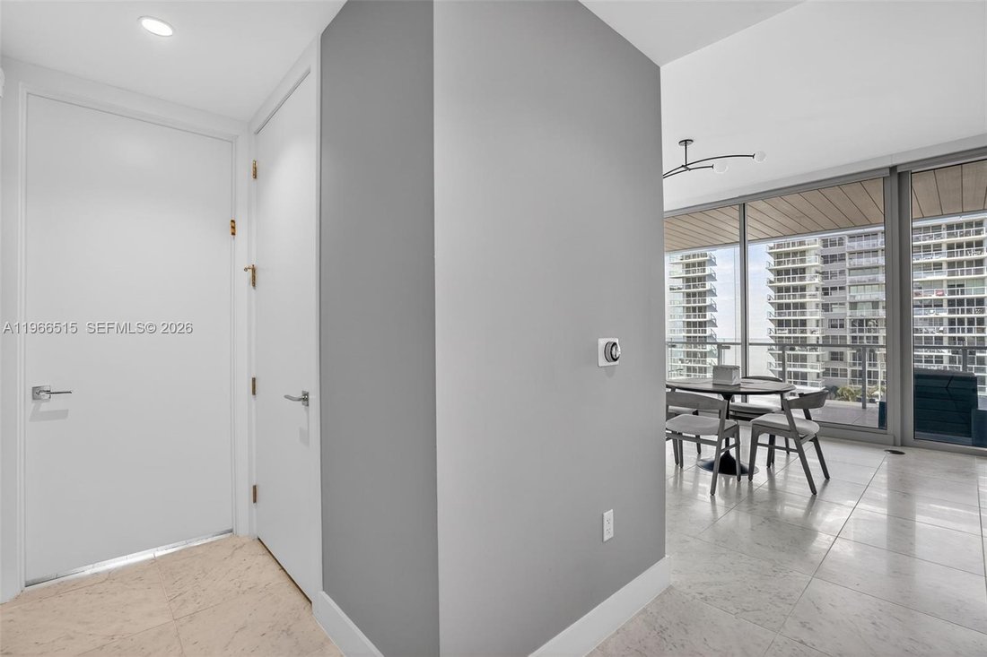 Condo in Miami Beach, Florida, United States 5 - 17261395