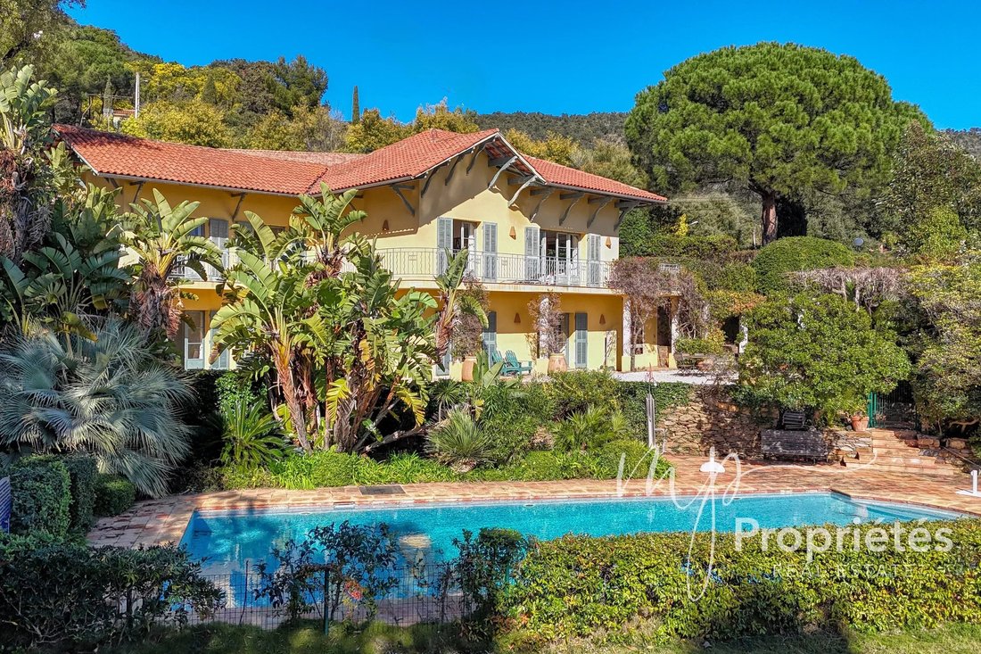 House in Rayol-Canadel-sur-Mer, Provence-Alpes-Côte d'Azur, France 2 - 17259635