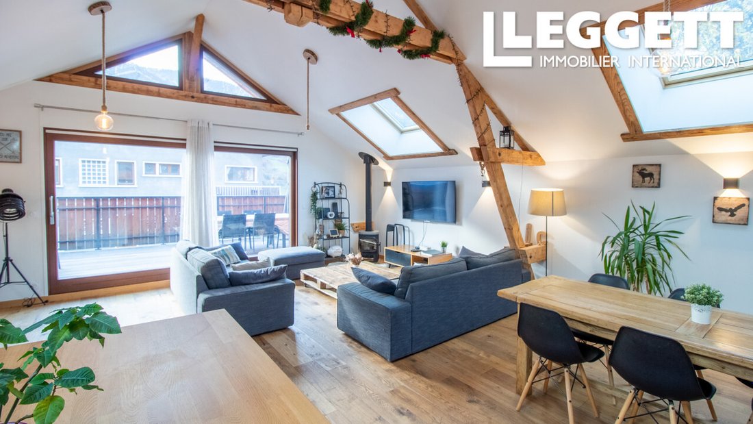 Chalet in Bozel, Auvergne-Rhône-Alpes, France 1 - 16609679