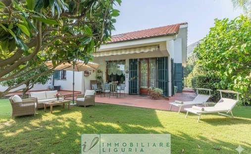 Villa in Cisano sul Neva, Ligurien, Italien 1