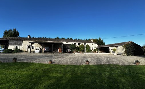 Savignac-de-Duras, Nouvelle-Aquitaine, France 1
