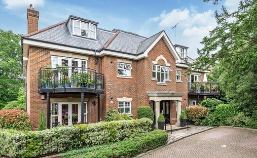 Penthouse in Little Common, Harrow, England 1