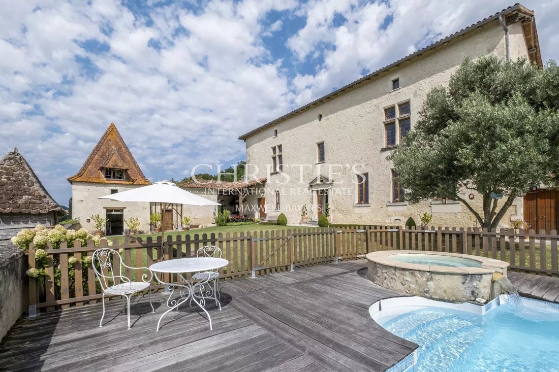 Estate in Chalais, Nouvelle-Aquitaine, France 2 - 13714375