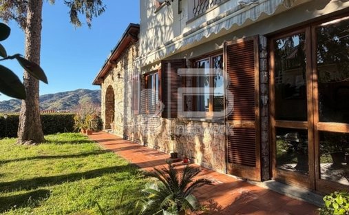 Villa à Centre, Massa, Italie 1