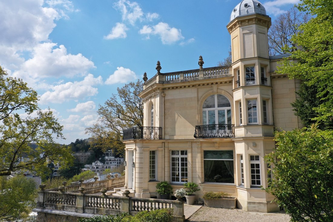 Castle in Forêt de Fausses Reposes, Ville-d'Avray, France 3 - 16099530