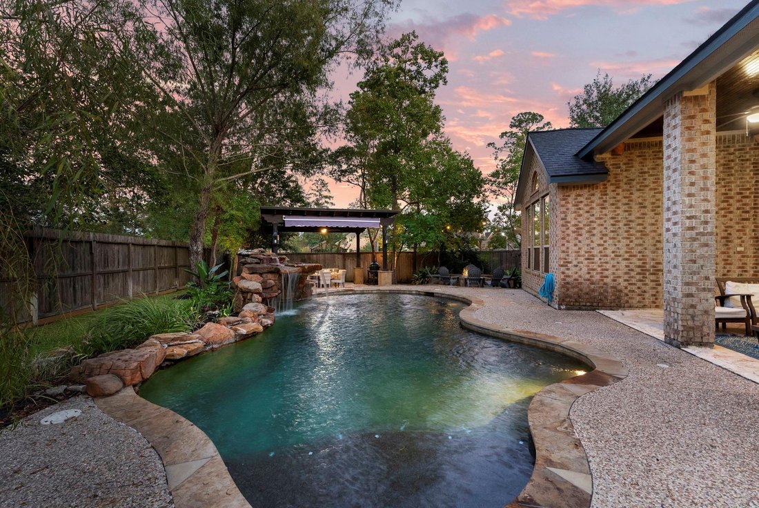 Single Family Residence In Spring In Spring, Texas, United States For ...