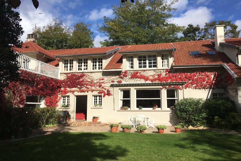 House in Côte Saint Louis, Garches, France 2 - 16099596
