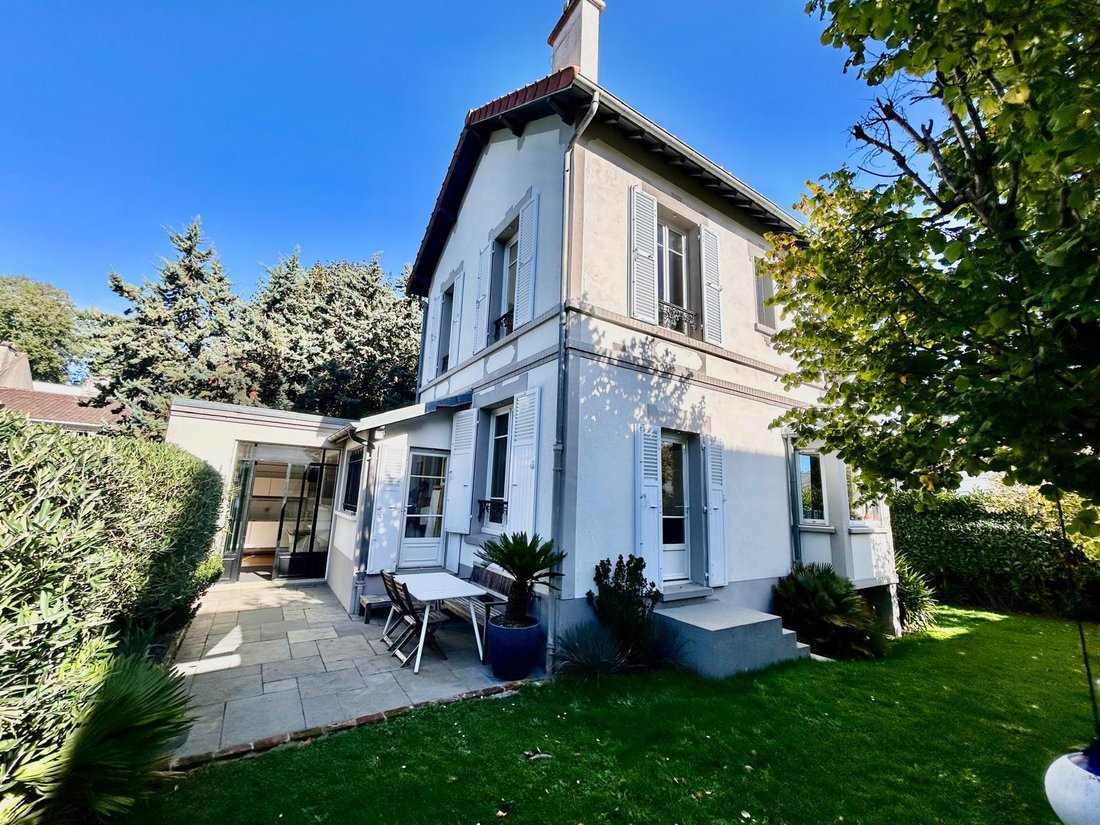 House in Côte Saint Louis, Garches, France 2 - 16099623
