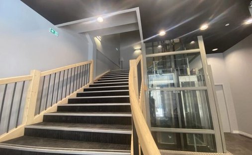 17th C. Chateau (With A Section Dedicated To Events) And 5 Acres In Centre Of France