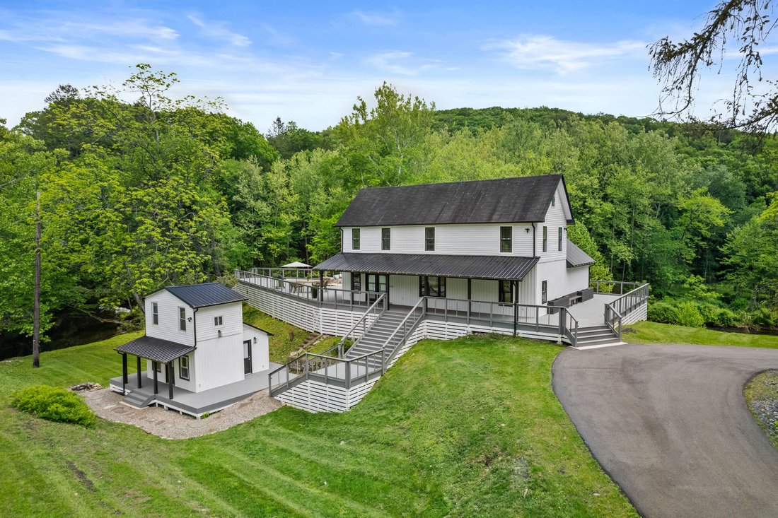 House in East Stroudsburg, Pennsylvania, United States 1 - 17262608