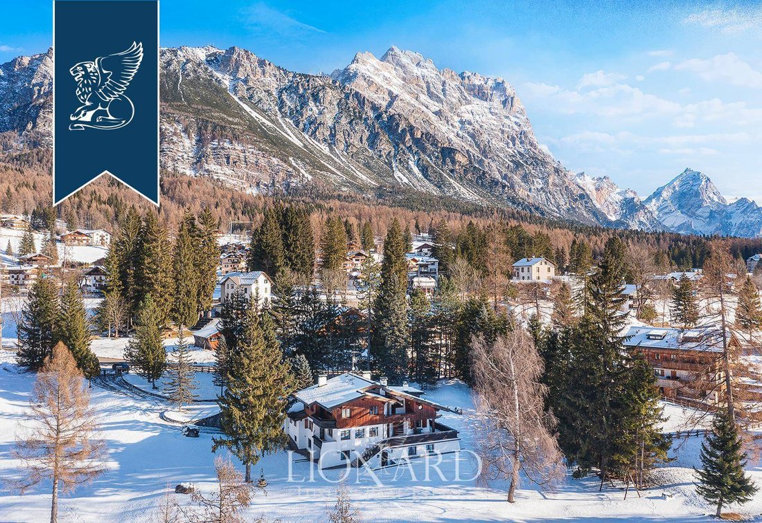 Villa in Cortina d'Ampezzo, Veneto, Italy 2 - 15076194