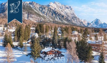 Villa a Cortina d'Ampezzo, Veneto, Italia 1