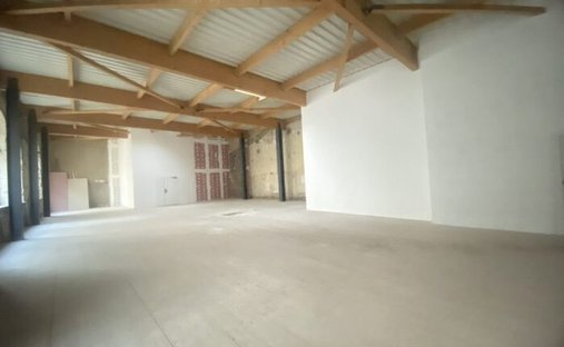 17th C. Chateau (With A Section Dedicated To Events) And 5 Acres In Centre Of France