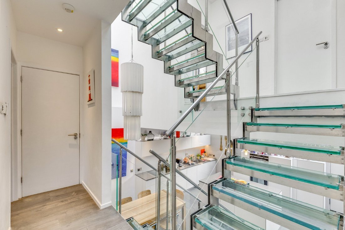 House in Swiss Cottage, Camden, England 5 - 17259488