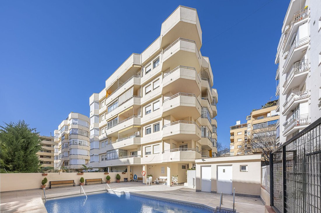 Penthouse in Marbella, Andalusia, Spain 3 - 17262574