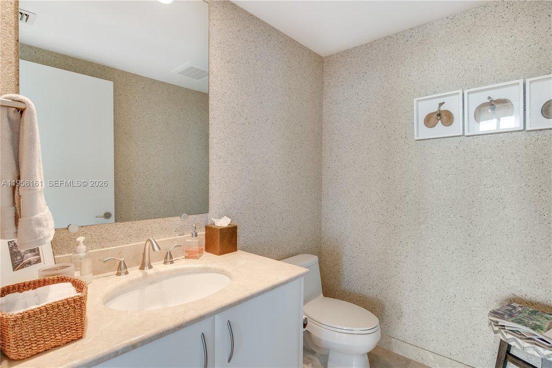 Condo in Miami, Florida, United States 2 - 17261370