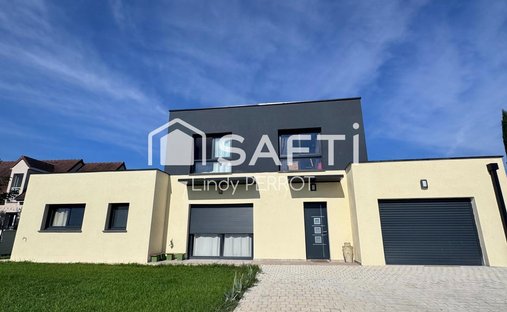 House in Givry, Bourgogne – Franche-Comté, France 1
