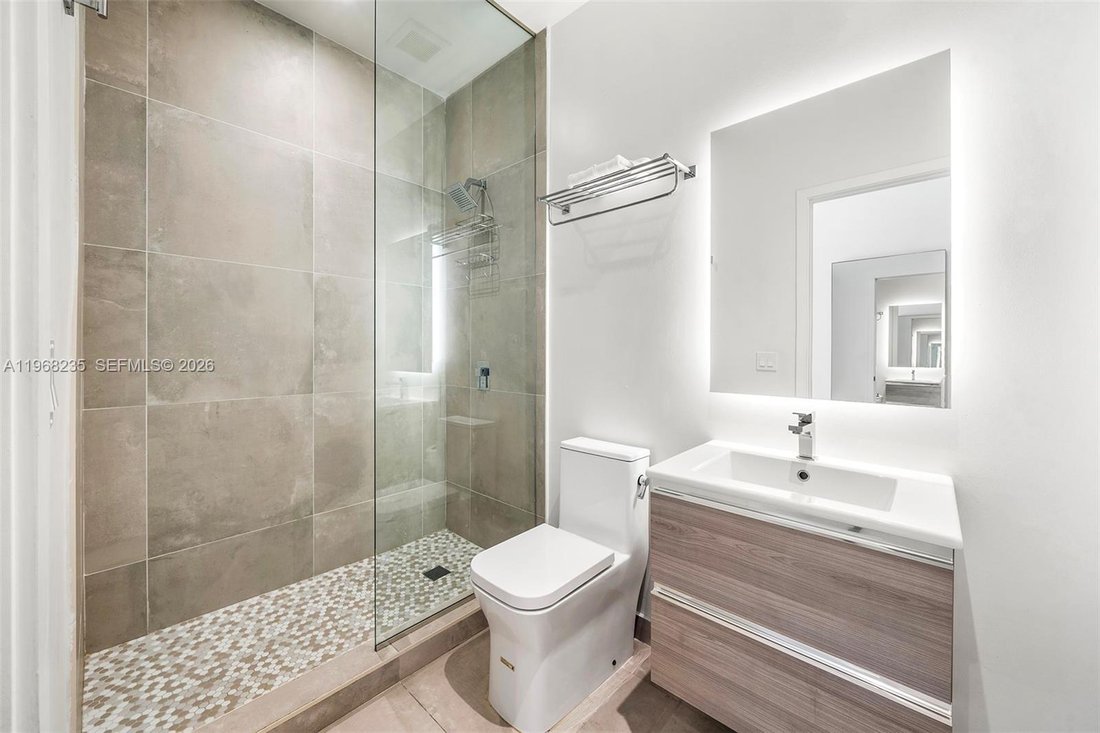 Condo in Miami, Florida, United States 3 - 17264056