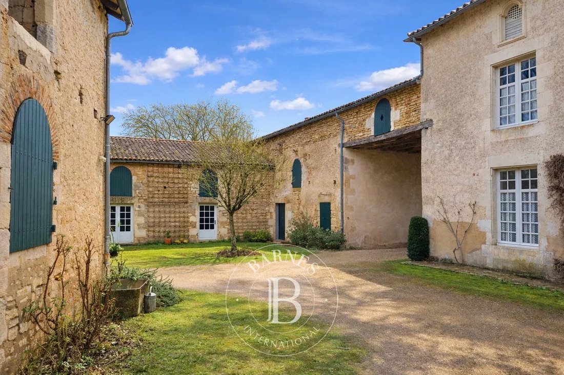 Maison à Poitiers, Nouvelle-Aquitaine, France 3 - 17260873