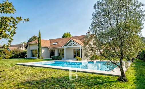 House in Toctoucau, Pessac, France 1