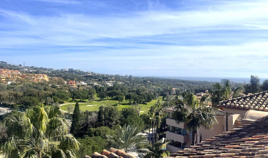 Penthouse in Elviria-Cabopino, Marbella, Spain 1 - 17063307
