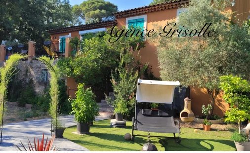 Villa in Besse-sur-Issole, Provence-Alpes-Côte d'Azur, France 1