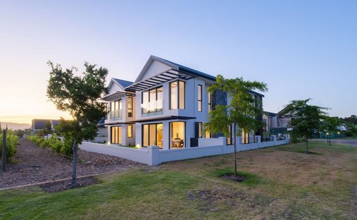 House in Drakenstein Local Municipality, Western Cape, South Africa 1