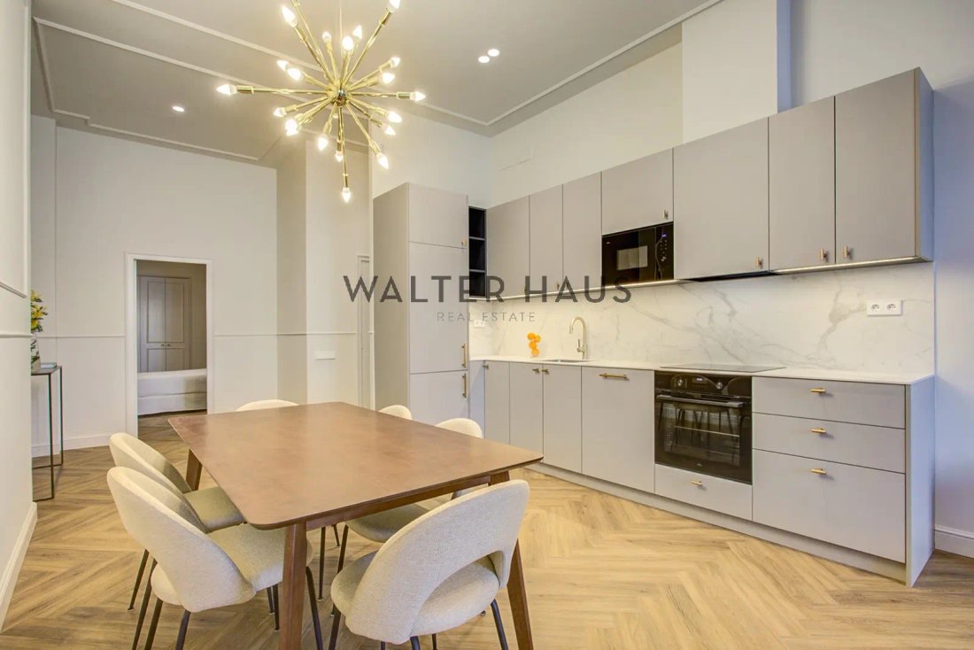 Apartment in Eixample, Barcelona, Spain 4 - 17260754