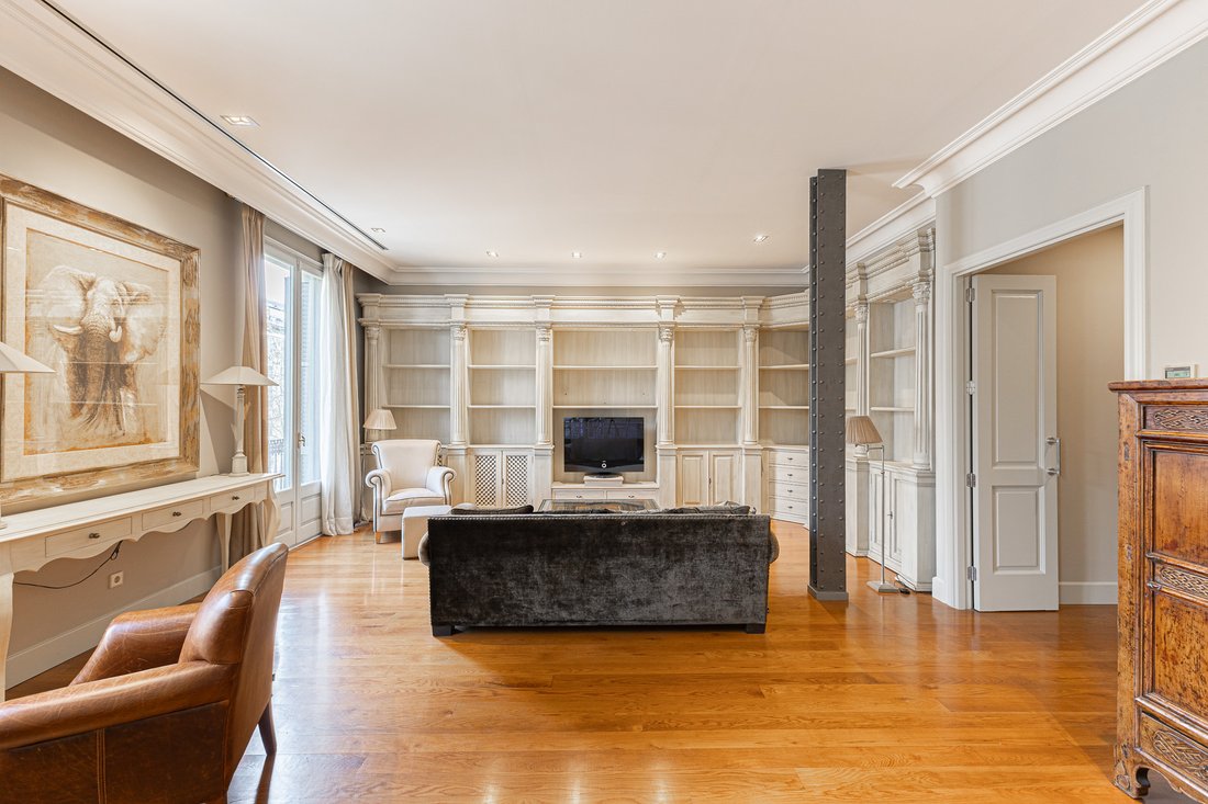 Apartment in Eixample, Barcelona, Spain 3 - 17263329