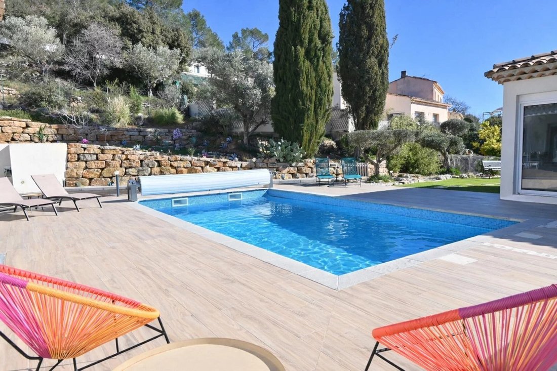 Villa in Le Cannet-des-Maures, Provence-Alpes-Côte d'Azur, Frankreich 1 - 17260782