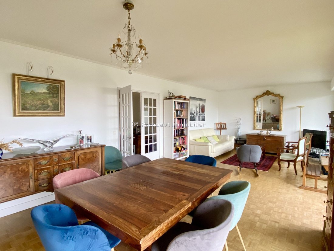 Apartment in Domaine National du Château, Versailles, France 1 - 17264847