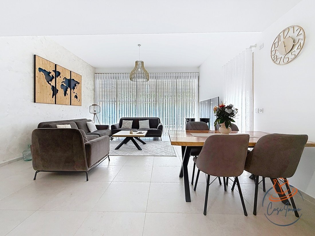 House in Ferney-Voltaire, Auvergne-Rhône-Alpes, France 1 - 17262824