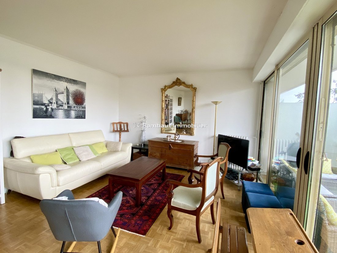 Apartment in Domaine National du Château, Versailles, France 3 - 17264847
