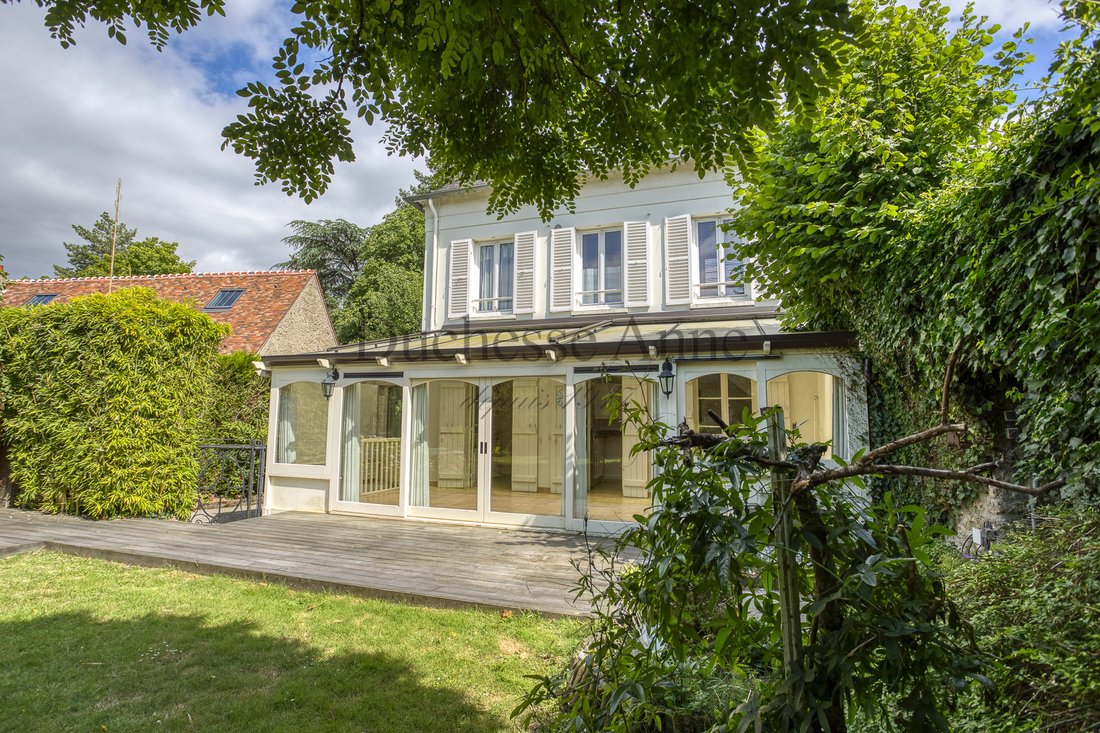 House in Montfort-l'Amaury, Ile-de-France, France 2 - 17263818