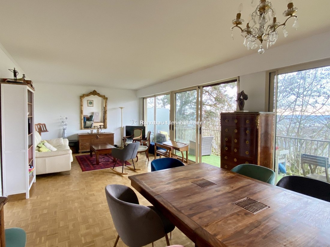 Apartment in Domaine National du Château, Versailles, France 2 - 17264847