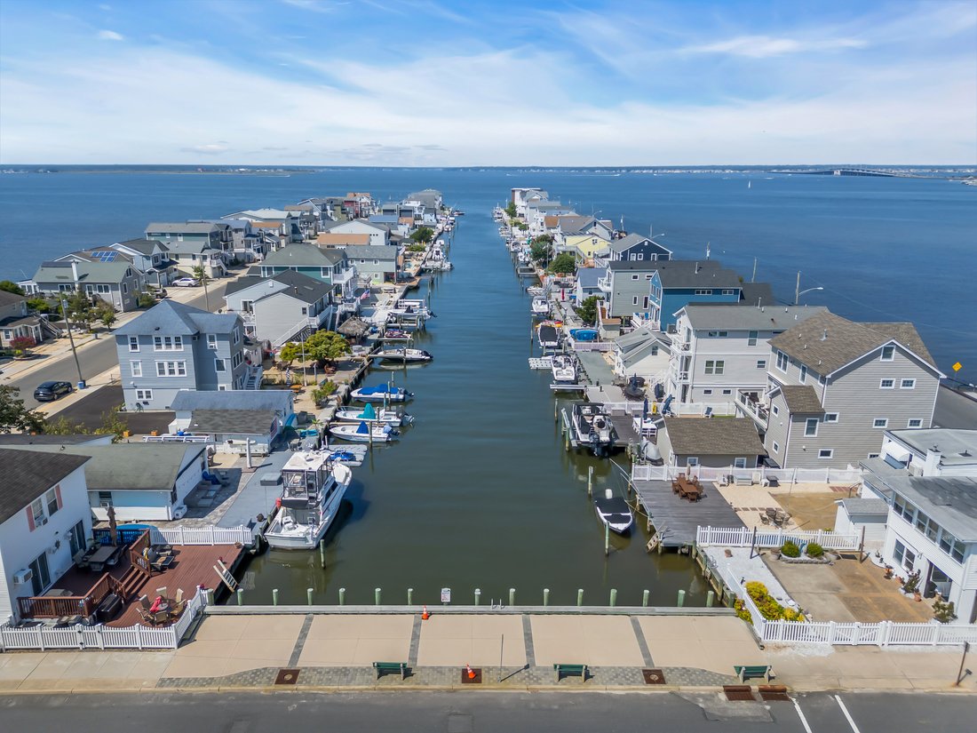House in Seaside Park, New Jersey, United States 1 - 17261014