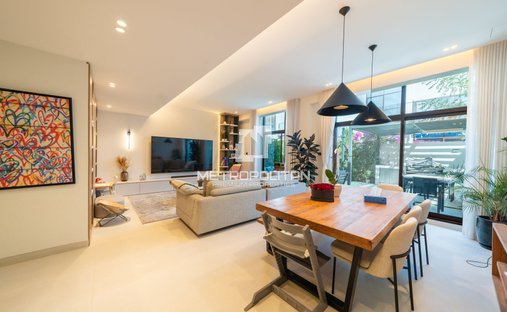 Townhouse in Wadi Al Safa 3, Wadi Al Safa, Dubai 1