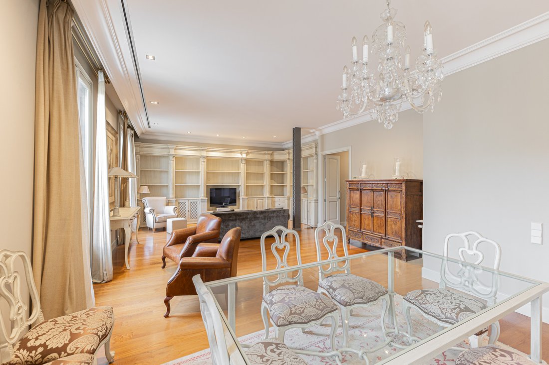 Apartment in Eixample, Barcelona, Spain 4 - 17263329