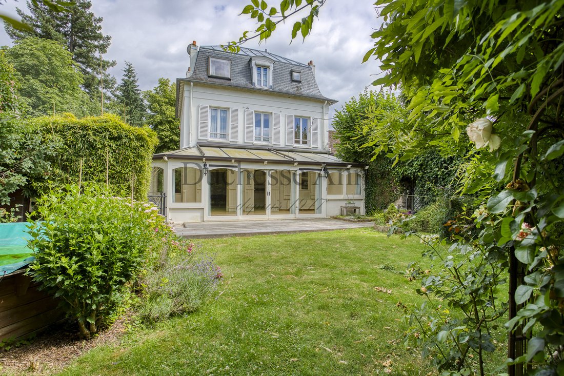 House in Montfort-l'Amaury, Ile-de-France, France 1 - 17263818