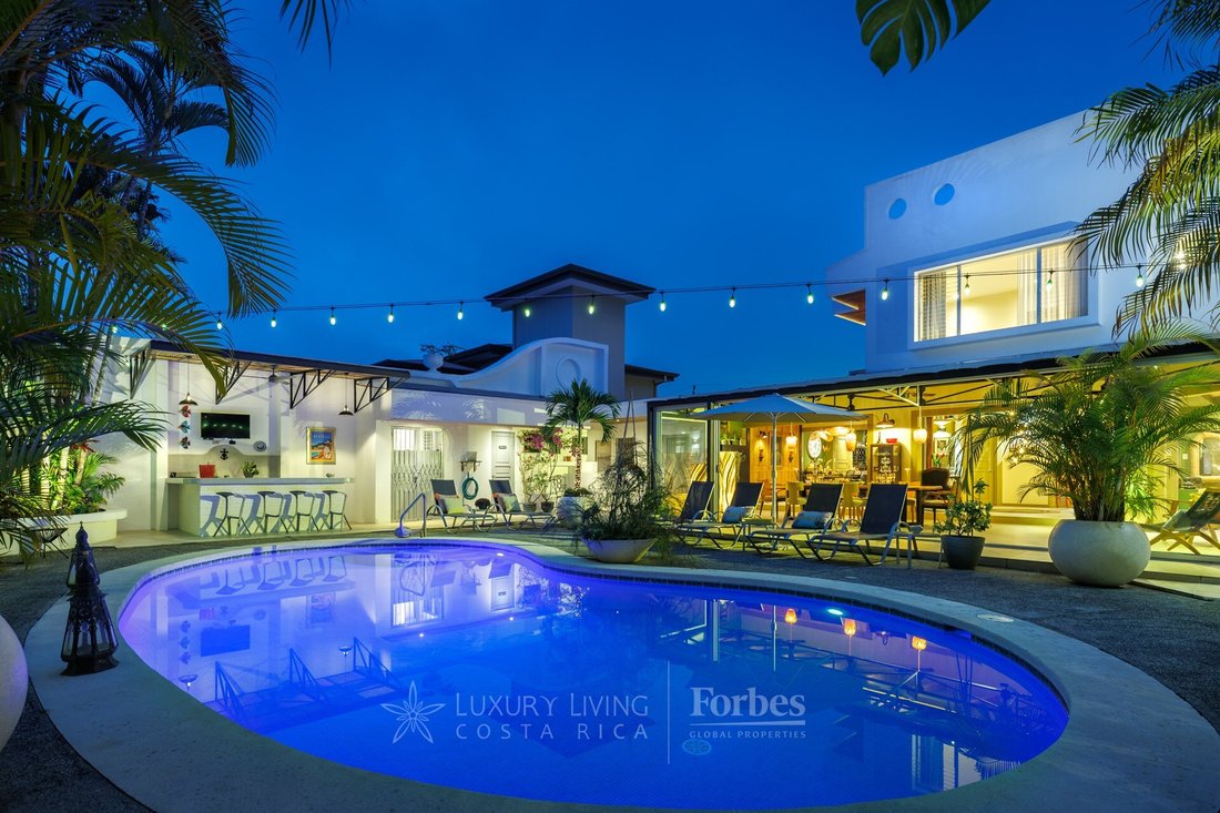 Condo in Escazu, San José Province, Costa Rica 1 - 17264198