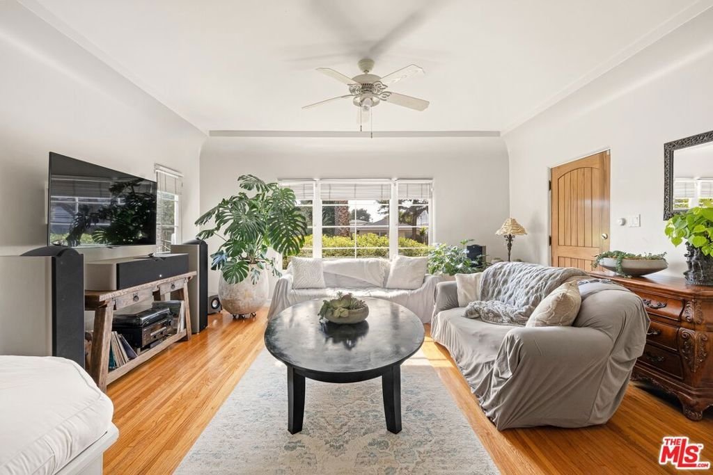 Santa Monica, California, United States 5 - 17263665