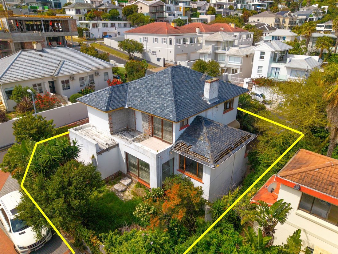 House in Camps Bay, Atlantic Seaboard, Cape Town 3 - 17263277