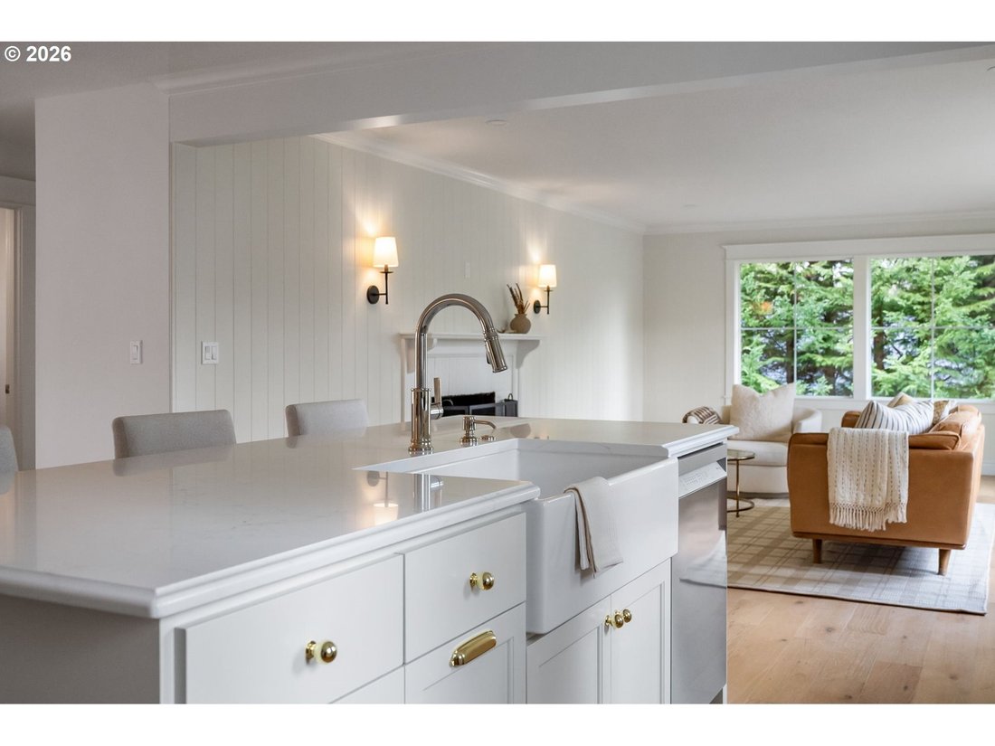 House in Cedar Hills, Oregon, United States 4 - 17262726