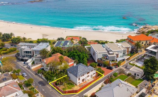 House in Camps Bay, Atlantic Seaboard, Cape Town 1