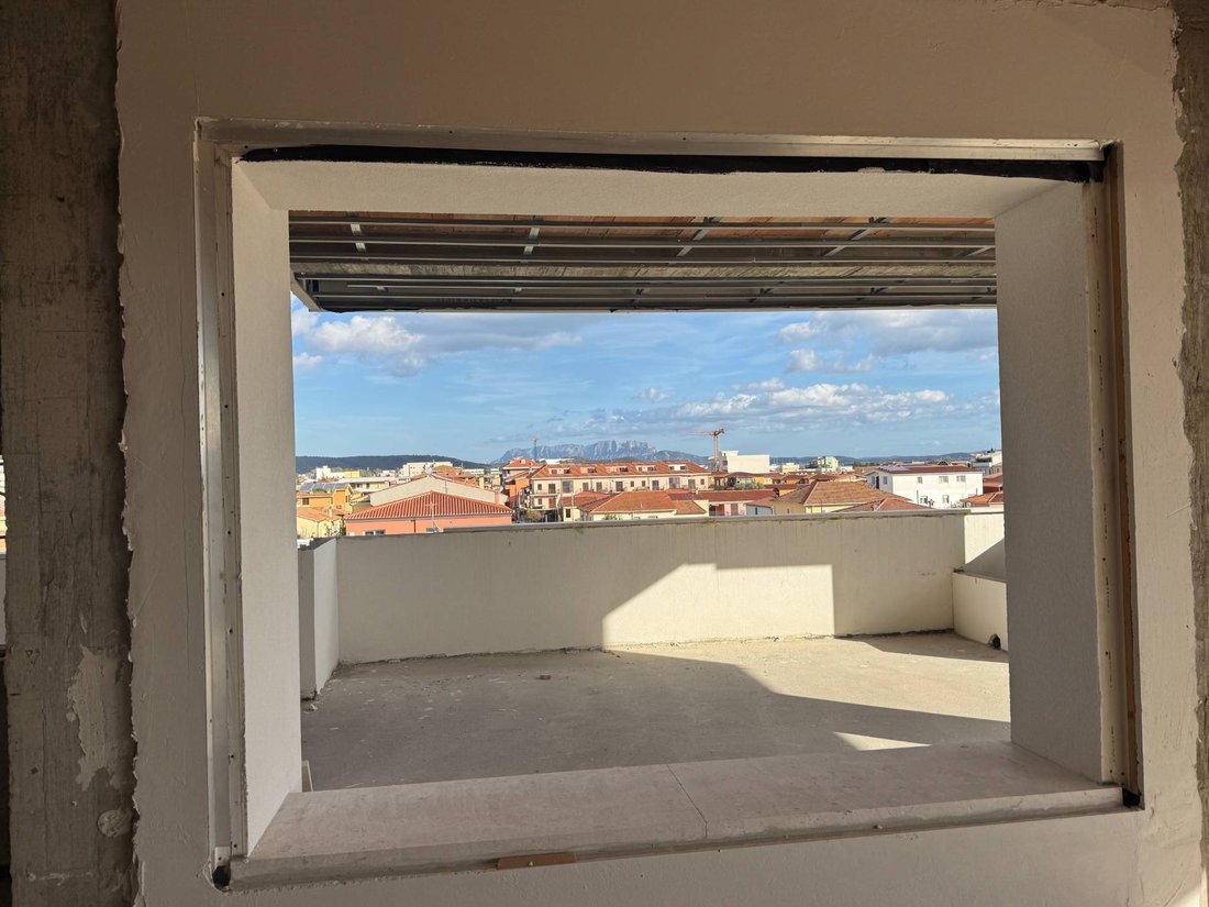 Apartment in Aldo Moro Avenue, Olbia, Italy 2 - 16699180