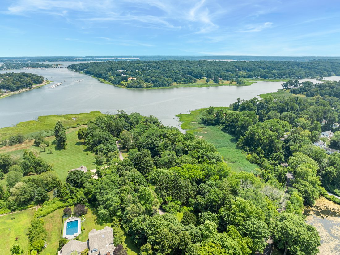 Locust Valley, New York, United States 2 - 16813603