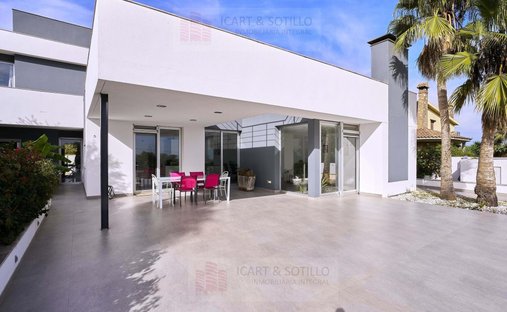 Villa in Vinaros, Valencian Community, Spain 1