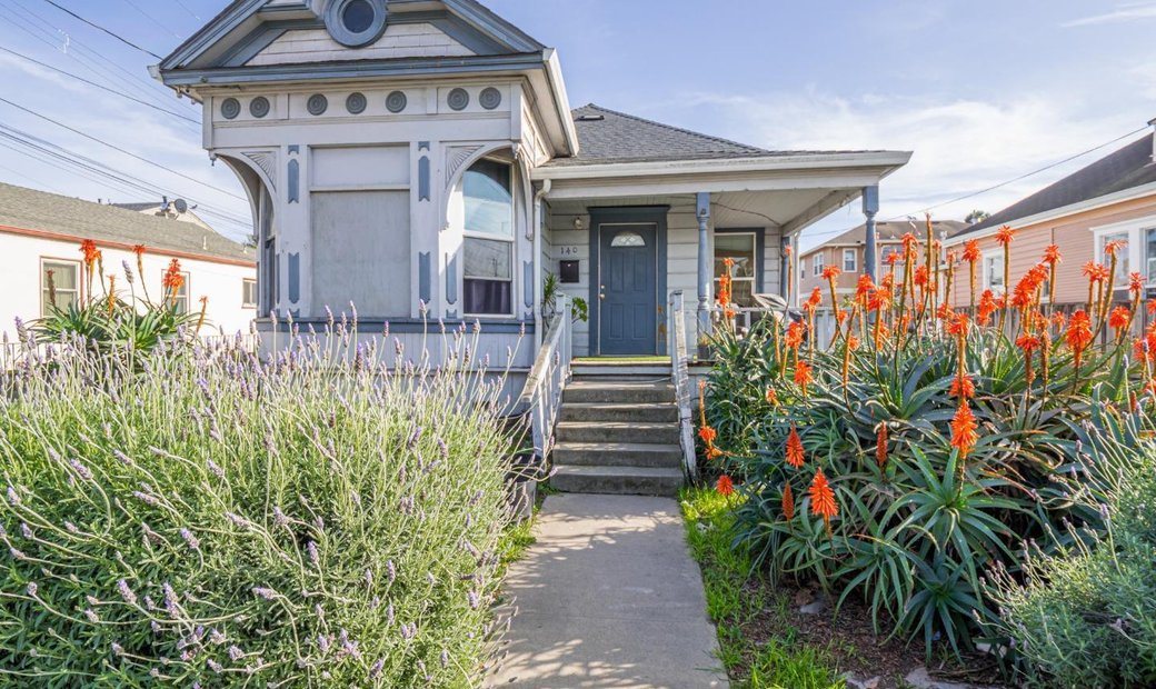 Triplex In Watsonville In Watsonville, California, United States