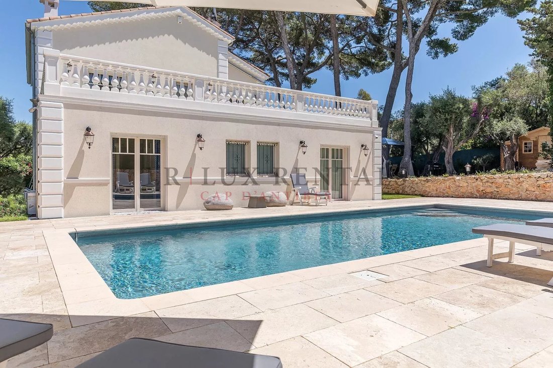 Villa in Antibes, Provence-Alpes-Côte d'Azur, France 2 - 17265934