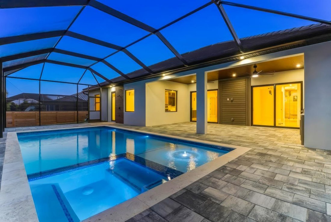 House in Cape Coral, Florida, United States 2 - 17266011